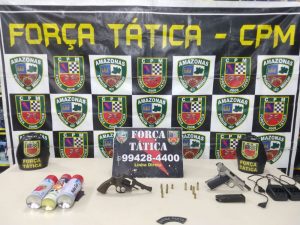 Imagem da notícia - Força Tática detém dois homens com armas e munições na zona oeste