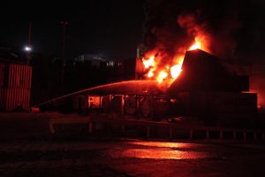 Imagem da notícia - Bombeiros militares completam mais de 20 horas em combate a incêndio