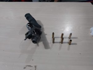 Imagem da notícia - PM detém Dupla após manter motorista de app refém em Manaus