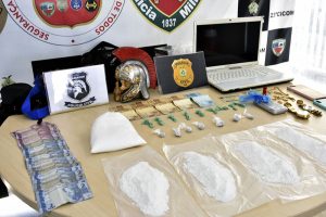 Imagem da notícia - PC prende trio que cometia roubos na capital e prende homem com entorpecentes