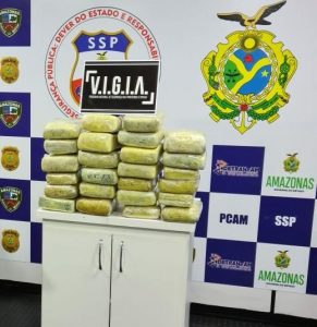 Imagem da notícia - Base Arpão prende grupo com 27 quilos de drogas em Coari