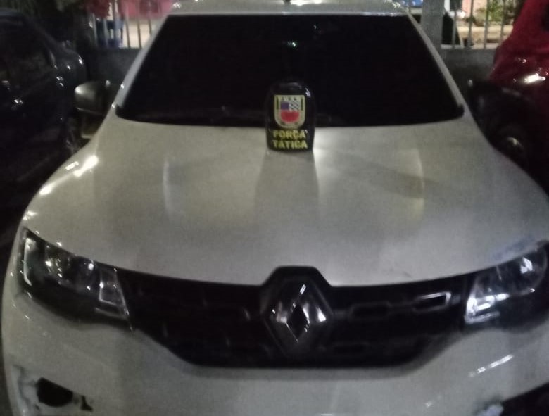 Os envolvidos foram presos também por posse ilegal de arma de fogo. FOTO: Divulgação/PMAM