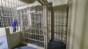 Imagem da notícia - Internos reformam galerias da Unidade Prisional do Puraquequara