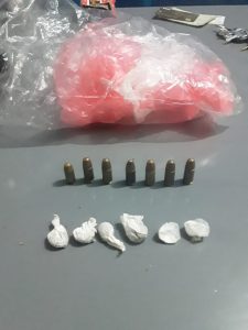 Imagem da notícia - Policiais militares detêm homem com munições e drogas em Tabatinga