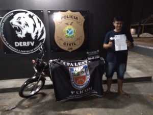 Imagem da notícia - Policiais militares recuperam motocicleta roubada no São José