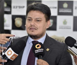 Imagem da notícia - Adolescentes são apreendidos por policiais civis com drogas