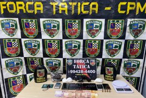 Imagem da notícia - PM prende 16 pessoas e apreende armas, drogas e R$ 14 mil no AM