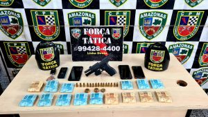 Imagem da notícia - Policiais da Força Tática detém dupla em posse de arma e munição
