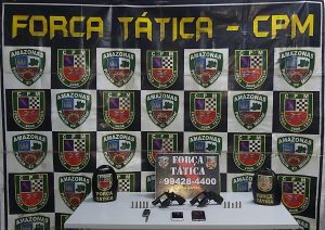 Imagem da notícia - Força Tática detém homem com armas de fogo na zona leste