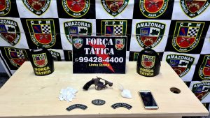 Imagem da notícia - Força Tática prende homem com arma e drogas no bairro Alvorada