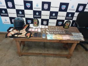 Imagem da notícia - 9º BPM prende dupla envolvida com tráfico de drogas em Manacapuru