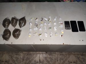 Imagem da notícia -  Policiais da 10ª CIPM detém dupla em posse de entorpecentes em Maués