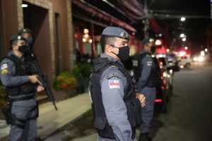 Imagem da notícia - Polícia Militar prende nove pessoas e apreende um adolescente