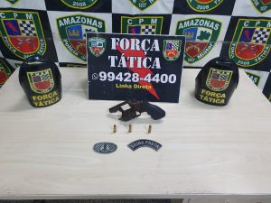 Imagem da notícia - Força Tática prende homem com arma e munições na zona norte