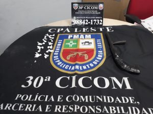Imagem da notícia - Policiais da 30ª Cicom detêm homem por tráfico e posse de arma