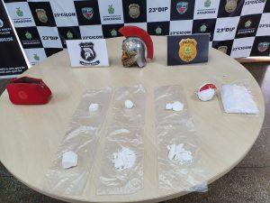 Imagem da notícia - Casal é preso pelos crimes de tráfico de drogas e associação criminosa