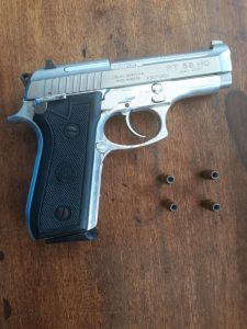 Imagem da notícia - Polícia Militar detém trio com arma de fogo em Japurá