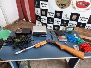 Imagem da notícia - Policiais do 3º BPM detêm homem por tráfico de drogas em Jutaí