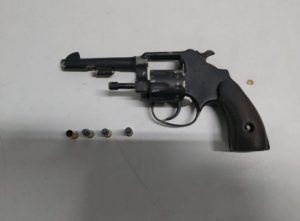 Imagem da notícia - PM detém jovem por agressão e disparos em via pública