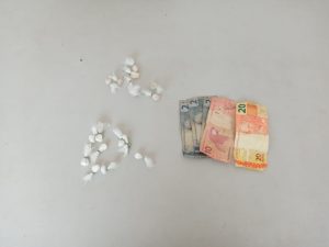 Imagem da notícia - 26ª Cicom apreendem adolescente com drogas no Santa Etelvina