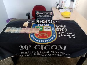Imagem da notícia - Com drogas e dinheiro, no Jorge Teixeira, PMs da 30ª Cicom apreendem adolescente