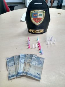 Imagem da notícia - PM apreende adolescente com drogas na zona leste da capital