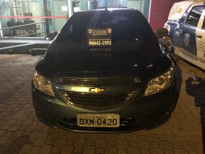 Imagem da notícia - PM recupera veículo com restrição de roubo no bairro Grande Vitória