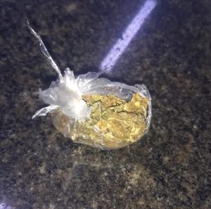 Imagem da notícia - Policiais da 6ª Cicom detêm mulher com entorpecente na zona norte