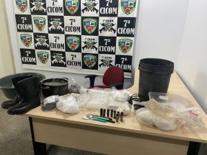 Imagem da notícia - Militares da 7ª Cicom desmontam laboratório de drogas no Crespo