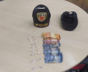 Imagem da notícia - Polícia Militar detém homem por tráfico de drogas na zona oeste