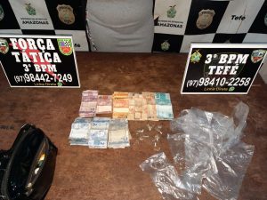 Imagem da notícia - Policiais detém mulher por tráfico de entorpecentes em Tefé