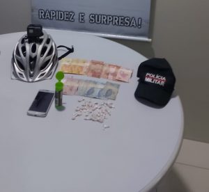 Imagem da notícia - Ciclopatrulha apreende adolescente com drogas na Ponta Negra
