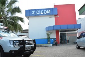 Imagem da notícia - PM prende dupla e prende adolescente após tentativa de roubo a padaria