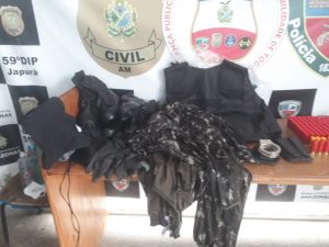 Imagem da notícia - Polícia Civil prende três homens por porte ilegal de armas em Japurá