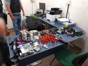 Imagem da notícia - PM detém “piratas dos rios” com armas e munições em Japurá-AM
