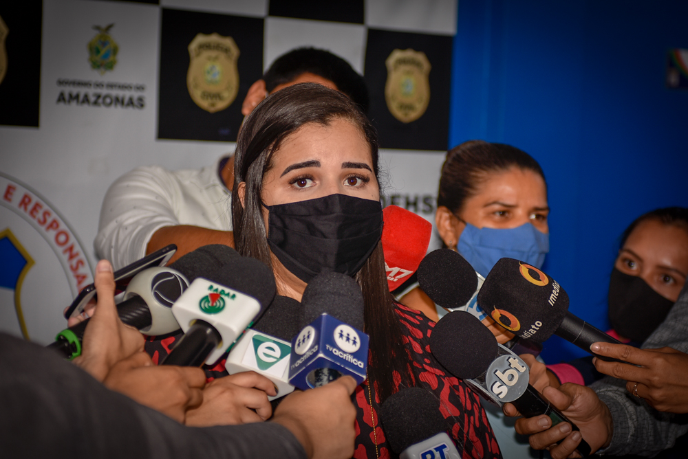 Delegada Marília Campello, adjunta da DEHS.
