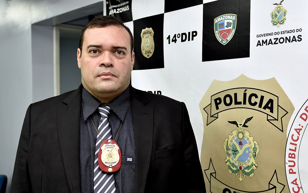 Delegado Christiano Castilho, titular do 14º DIP. FOTO: Erlon Rodrigues e Divulgação/PC-AM
