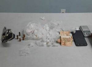 Imagem da notícia - PM detêm homem em posse de drogas e arma de fogo em Manaus