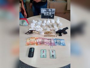 Imagem da notícia - Polícia prende dupla suspeita de comandar pontos de tráfico de drogas