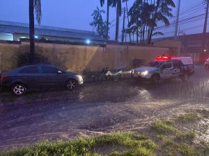 Imagem da notícia - PM resgata carro roubado e abandonado no Aleixo