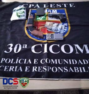 Imagem da notícia - 30ª Cicom apreende adolescente por roubo a motorista de ônibus