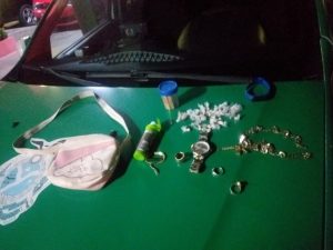 Imagem da notícia - 3ª Cicom detém dupla com drogas em beco do bairro Petrópolis