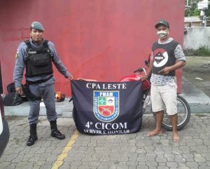 Imagem da notícia - Policiais militares recuperam motocicleta roubada no Gilberto Mestrinho