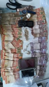 Imagem da notícia - Polícia Militar detém três homens por furto e tráfico de drogas em Alvarães