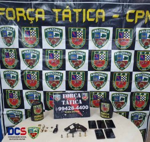 Imagem da notícia - Polícia Militar detêm três pessoas por porte ilegal de arma de fogo e roubo