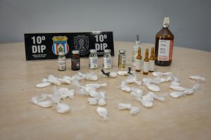 Imagem da notícia - Polícia Civil prende duas mulheres com drogas e anabolizantes ilícitos