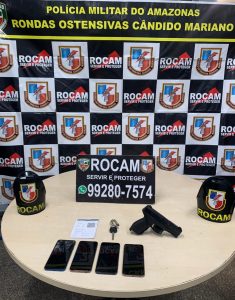 Imagem da notícia - Rocam prende homens com simulacro de arma de fogo na zona leste