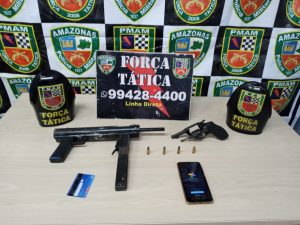 Imagem da notícia - Polícia Militar prende homem com armas e munições na zona norte
