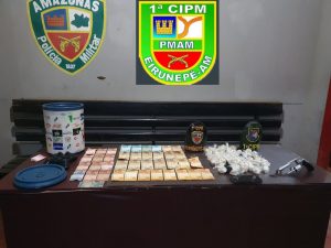 Imagem da notícia - Em Eirunepé, PM detém casal com arma, dinheiro e drogas