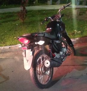 Imagem da notícia - Motocicleta com restrição de roubo é recuperada na zona centro-oeste